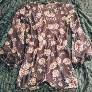 Romeo & Juliet Tassel -trim long sleeves romper